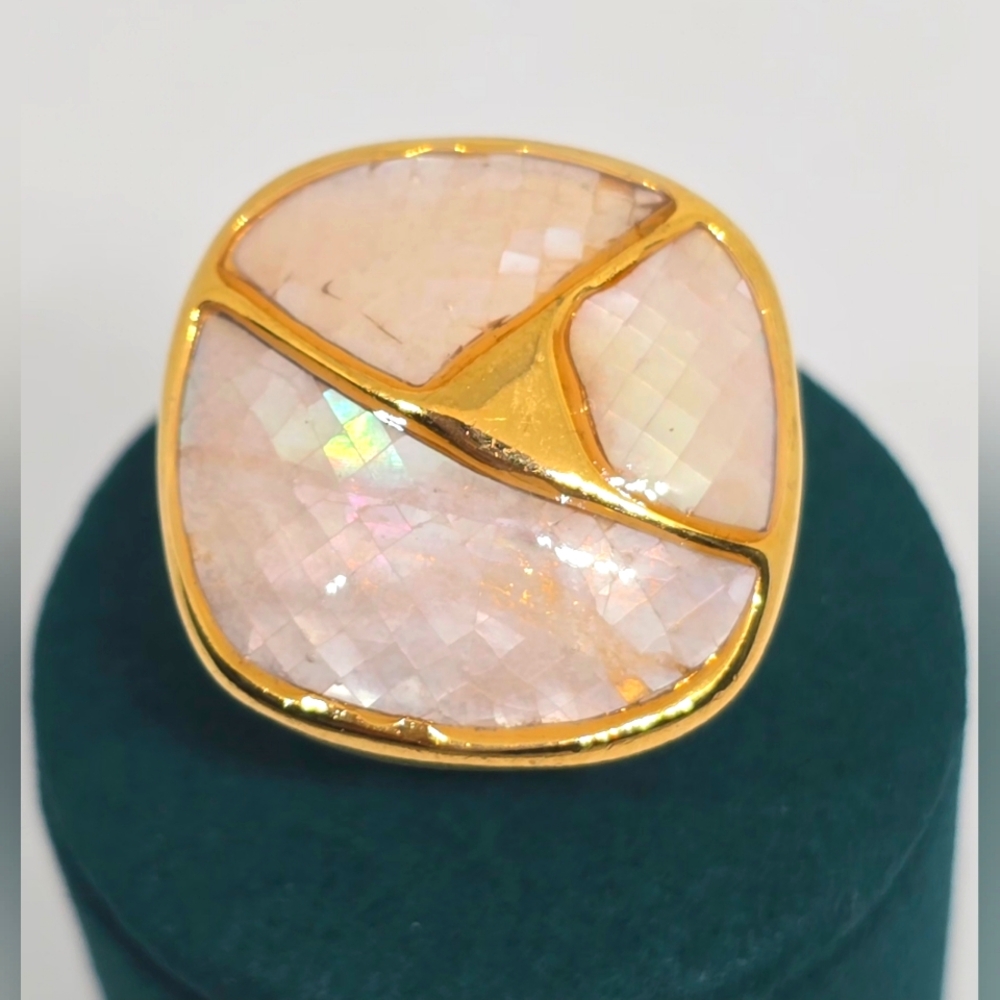 Gold Tone Inlaid Mother of Pearl Shell Ring